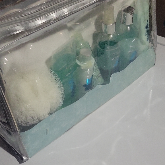 Breath of Fresh Air Spa Set (Lotion, Soap, Lufa Etc) - Picture 2 of 3